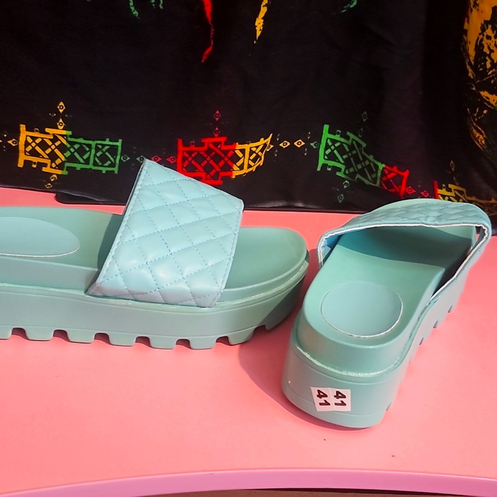 Plastic Sandals - Picture 4 of 4